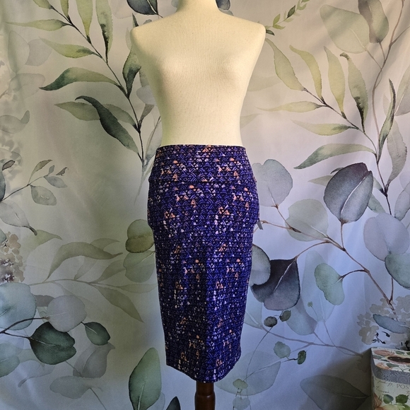 LULAROE | Cassie Pencil Skirt in Purple Triangles sz XS - Picture 1 of 7
